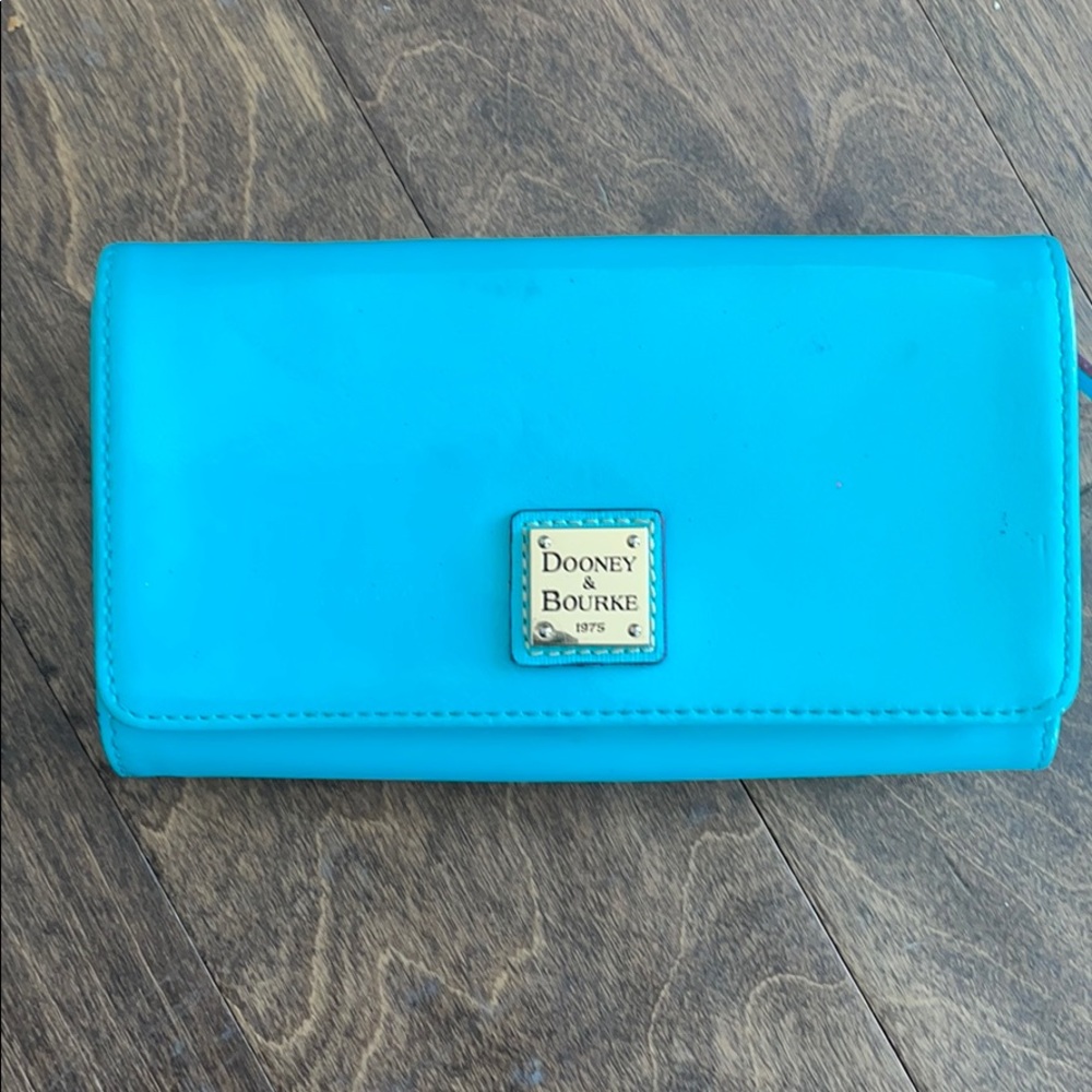 Dooney & Bourke Crossbody wallet